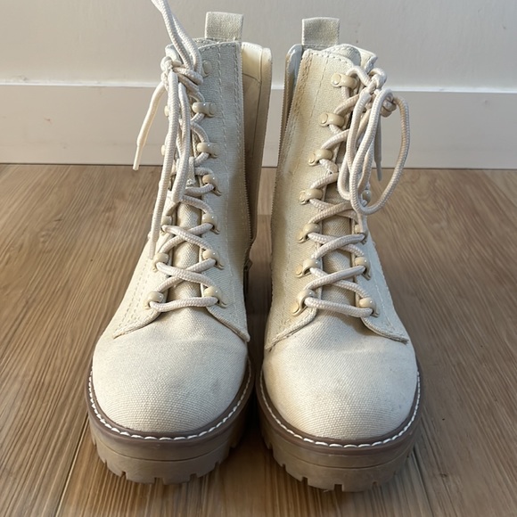 Beige canvas zip up ankle boots - Picture 3 of 5